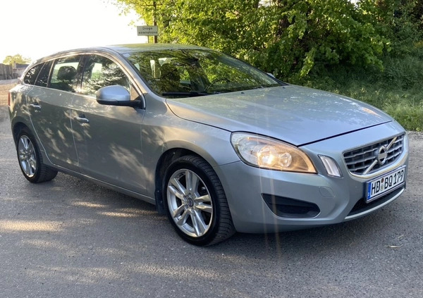 Volvo V60 cena 24900 przebieg: 177000, rok produkcji 2012 z Białogard małe 301